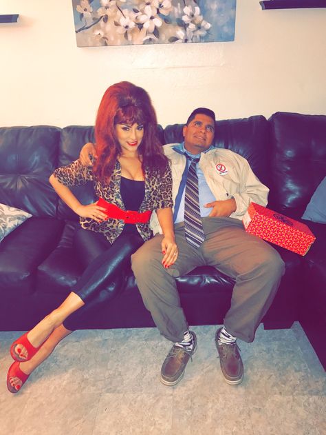 Al and Peggy Bundy Halloween Costumes! Peggy Bundy Costume, Peggy Bundy, 80s Halloween Costumes, Al Bundy, Fashion Costume Halloween, Handmade Halloween Costumes, 90s Halloween Costumes, Old Lady Costume, Funny Couple Halloween Costumes