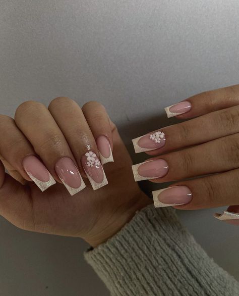 Red Nail Inspo Coffin, Simple Bday Nails, Short Birthday Nails Acrylic, Latina Acrylic Nails Short, Nails Inspo Coffin, Acrylic Prom Nails, Inspo Background, Nails Acrylic Simple, Silver Prom Nails