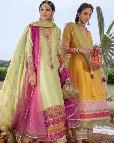 PakistanVogue on Instagram: “#FarahTalibAziz signature captivating, statement colours that bring life to your intimate festivities. Launching for the first time, the…” Farah Talib Aziz, Desi Wedding Dresses, Pakistani Party Wear, Stylish Short Dresses, Kurta Dress, Indian Dresses Traditional, Kurti Designs Party Wear, Frocks For Girls, French Knots