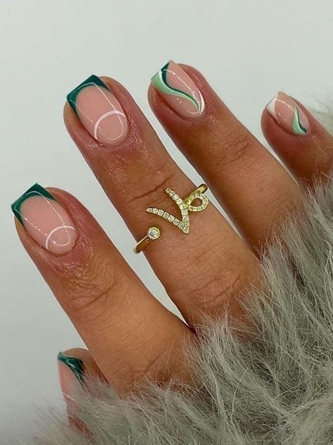 dark green french short nails with swirls St Patricks Nail Designs, Pink Earth, Do It Yourself Nails, Green Acrylic Nails, Dark Green Nails, St Patricks Day Nails, French Pink, Green Nail Designs, Work Nails