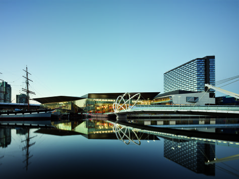 Woods Bagot, Modern Fountain, Exhibition Centre, Australian Architecture, Melbourne Victoria, Inner City, Business Events, Facade Design, Convention Centre