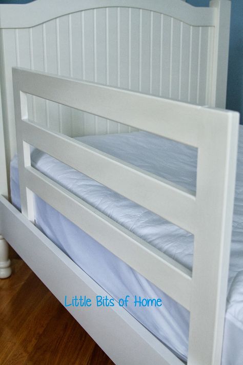 Little Bits of Home: Pottery Barn knock off bed rails! Kids Bed Rails, Bedroom Home Office Ideas, Toddler Bed Rail, Bunk Beds For Boys Room, Diy Toddler Bed, Bed Rails For Toddlers, Modern Bunk Beds, Tall Bed, Bed Rail