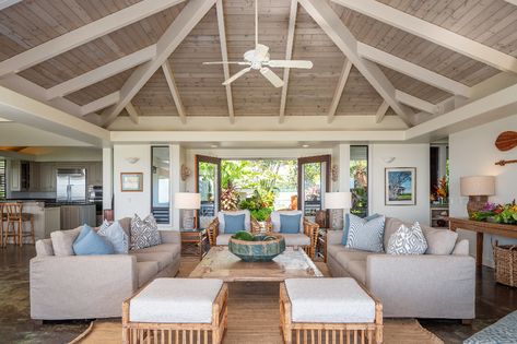 Hawaii House Interior, Hawaiian Interior Design, Beach Style House, Hamptons Living Room, Hawaiian House, Hawaiian Home Decor, Hawaiian Homes, Beach House Plans, House Floor Design