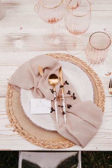 The Ultimate Guide to Planning a Micro Wedding | Etiquette & Tips Earthy Textures, Wedding Setup, Tafel Decor, Love Of Your Life, Wedding Set Up, Organic Wedding, Blush Tones, Table Set Up, Wedding Table Decorations