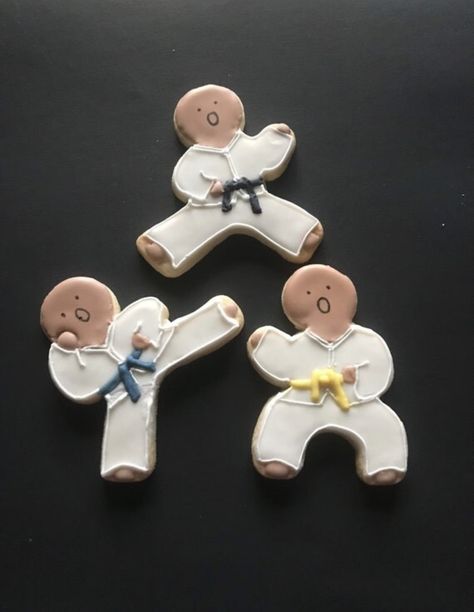 Jujitsu Birthday Party Ideas, Martial Arts Cookies, Taekwondo Cookies, Karate Party Favors, Cookies For Birthday, Martial Arts Party, Karate Cake, Flood Cookies, Karate Birthday Party