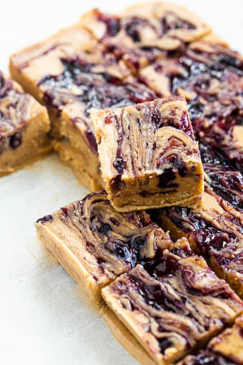 Vegan Peanut Butter Jelly Bars, Gluten Free Bars Recipes, Peanut Butter Jelly Bars, Peanut Butter And Jelly Bars, Bar Treats, Vegan Bars, Jelly Bars, Bars Gluten Free, Gluten Free Bars