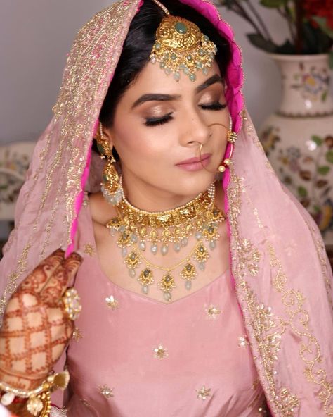 Punjabi Bride Jewelry, Indian Brides Jewelry, Punjabi Traditional Jewellery, Marriage Jewellery, Bride Reception Dresses, Best Indian Wedding Dresses, Bridal Jewelry Sets Brides, Wedding Jewelry Sets Bridal Jewellery, Couple Wedding Dress