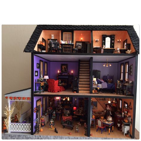 Dollhouse miniature witch house Halloween Carol Vasil Miniature Witches House, Dolls House Halloween, Gothic Barbie House, Halloween Barbie House, Halloween Dolls House, Spooky Dollhouse Diy, Halloween Miniatures Diy, Diy Haunted Dollhouse Ideas, Haunted House Dollhouse