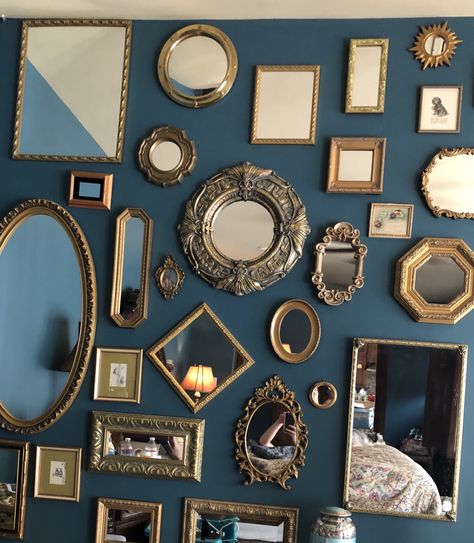 Wall Decor With Mirrors, Decor With Mirrors, Paint A Mirror Frame, Paint A Mirror, Boho Chic Wall Decor, Gold Frame Gallery Wall, Eclectic Mirrors, Wall Decor Inspiration, Mirror Collage