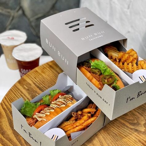 #food Cafe Food Packaging Ideas, Wood Fired Appetizers, Hot Dog Packaging Design, Food Delivery Packaging Ideas, Sliders Packaging, Packaging Design Food Box Ideas, Hot Dog Restaurant Design, Food Packing Ideas For Business, Food Packing Box Design