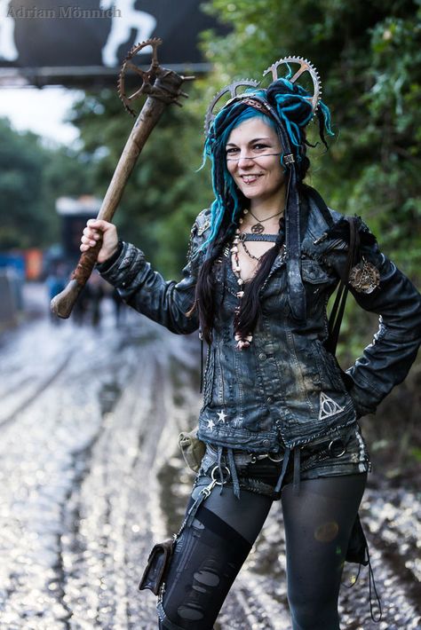 Miscellaneous @ Wacken Open Air @ Holy Wacken Ground (July 30, 2015 - August 1, 2015) Dystopia Rising, Wasteland Warrior, Post Apocalyptic Costume, Wasteland Weekend, Dystopian Fashion, Post Apocalyptic Fashion, Diesel Punk, Apocalyptic Fashion, Hipster Grunge