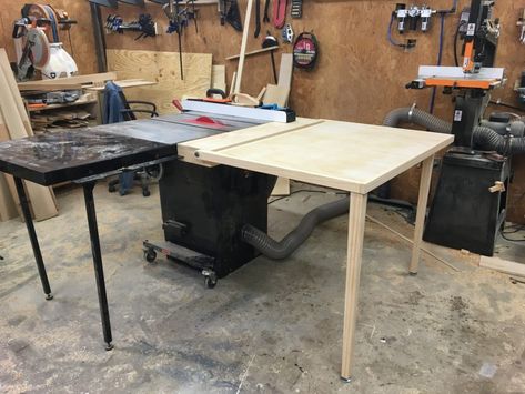 Building an Out Feed Table for a Table Saw - Wilker Do's Workbenches Garage, Table Saw Extension, Outfeed Table, Kid Furniture, Table Saw Station, Craftsman Table Saw, Lumber Rack, Portable Table Saw, Garage Workbench