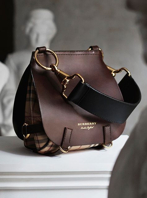 Burberry Bridle Bag ~ Τσάντες Louis Vuitton, Bridle Bag, Hot Handbags, Sacs Design, Bag Obsession, Handbag Heaven, Beautiful Handbags, Cute Bags, Laptop Case