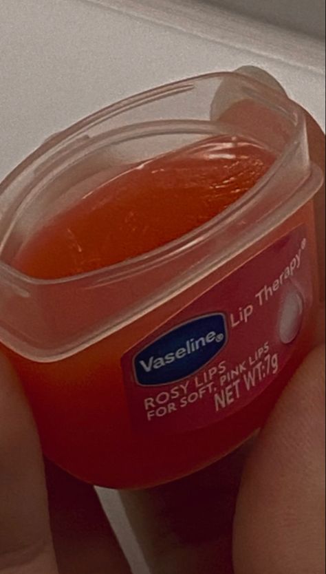 Vaseline Rosy Lips, Vaseline Lip, Rosy Lips, Mi Life, Lip Gloss Collection, Beauty Routine Tips, Makeup Help, Cute Images For Dp, Perfect Skin Care Routine