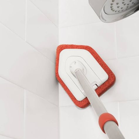 24 Things That'll Make Your Bathroom Cleaner Than It's Ever Been Tub And Tile, Hardwood Floor Cleaner, Cleaning Painted Walls, Gutter Cleaning, Glass Cooktop, Tub Tile, Cleaning Gadgets, Window Cleaning, Bathroom Cleaner