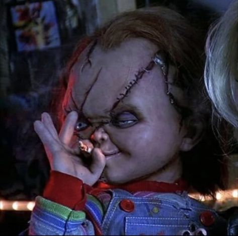 Scary Chucky, Chucky Pfp, Chucky Movies, Chucky Doll, Scary Movie Characters, Scary Wallpaper, Bride Of Chucky, Horror Movie Icons, Classic Horror Movies