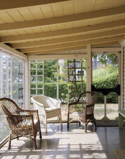 Justine Hand Cape Cod cottage screened porch Matthew Williams; Gardenista Old Cape Cod, Old Screen Doors, Family Cottage, Cape Cod Cottage, Wicker Bedroom, Wicker Shelf, Wooden Porch, Small Courtyards, Cape House