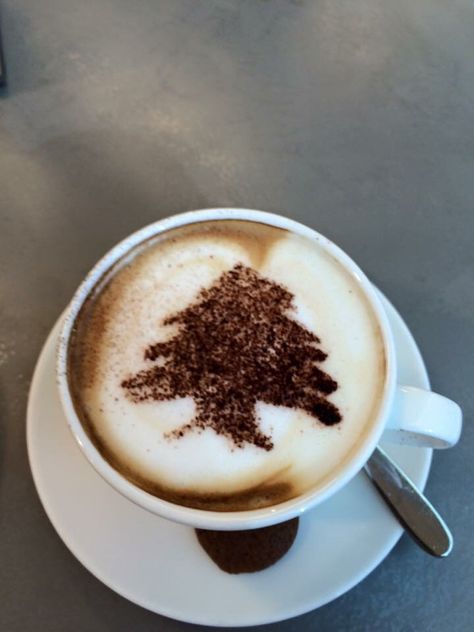 Lebanese coffee Time Lebanese Coffee, Lebanese Breakfast, Rancilio Silvia, Arabic Coffee, Coffee Dessert, Aesthetic Coffee, Coffee And Books, Middle Eastern, Lebanon