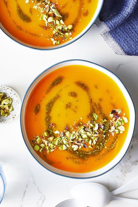 Delicate Squash Soup, Delicata Squash Soup, Cozy Fall Dinner, Delicata Squash Recipe, Garlic Pesto, Squash Vegetable, Comfort Soup Recipes, Squash Soup Recipe, Delicata Squash