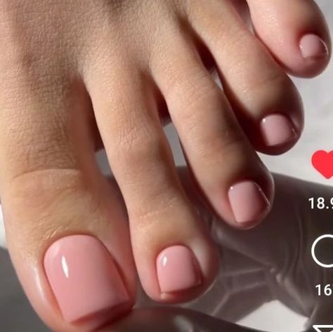 Instagram Nude Pink Toe Nails, Nude Toe Nails, Pink Pedicure, Press On Toenails, Girls Nail Designs, Nails Press Ons, Nail Art Diy Easy, Pedicure Colors, Toe Nail Color