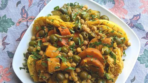 Easy Vegetarian Moroccan Tagine Recipe | The Nosher Vegetarian Tagine, Moroccan Tagine Recipes, Veggie Board, Moroccan Spice Blend, Veggie Mains, Jewish Foods, Meatless Mains, Moroccan Tagine, Vegeterian Recipes