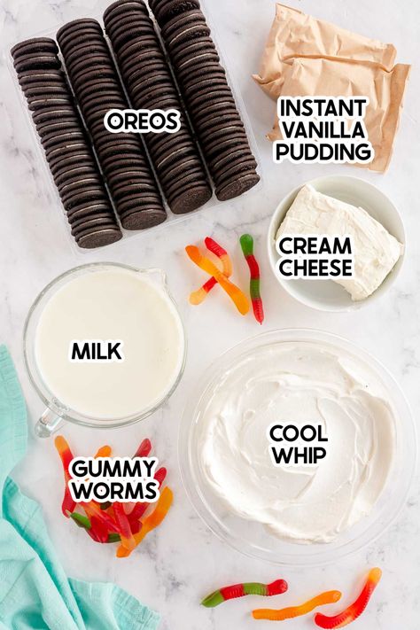 Dirt And Worms Dessert, Dirt Cake Ideas, Dirt Cake Dessert, Oreo Dirt Dessert, Dirt Dessert Recipe, Dirt Cake Cups, Dirt Cups Dessert, Oreo Recipes Easy, Dirt And Worms