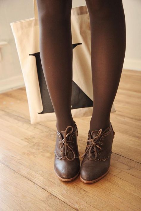 Brown Elf Shoes, Hipster Shoes, Lace Oxfords, Elf Shoes, Oxford Heels, Trendy Fall Outfits, Wooden Heel, Trendy Fall, Big Time