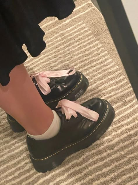 Doc Martens With Ribbon Laces, It Girl Items, Brandy Melville Fits, Wardrobe Hacks, Cute Banner, Forever Winter, Concert Style, Ruffle Socks, Autumn 23