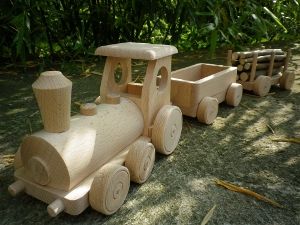 petit train de marchandises jouet en bois Wood Train, Wooden Airplane, Table Woodworking, Making Wooden Toys, Wooden Toys Plans, Wood Games, Wooden Train, Children's Toys, Diy Furniture Projects