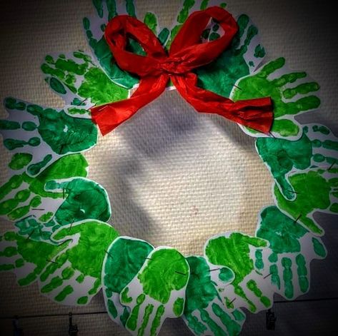 Toddler Christmas Wreath Craft, Christmas Hanging Craft, Hand Wreath Craft Kids, Preschool Christmas Crafts Christian, Kids Wreath Craft, Hand Wreath, Preschool Christmas Activities, Handprint Christmas, Christmas Crafts For Toddlers