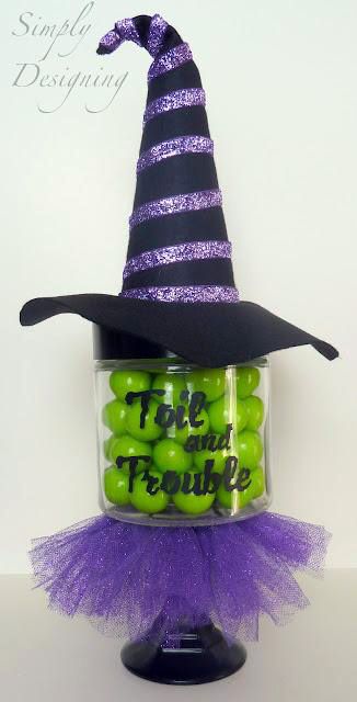 Wickedly witchey candy Halloween Candy Jar, Simple Halloween Decor, Simple Craft Ideas, Halloween Decoration Ideas, Halloween Fruit, Decorate Christmas, Homemade Halloween Decorations, Fall Festivities, Adornos Halloween