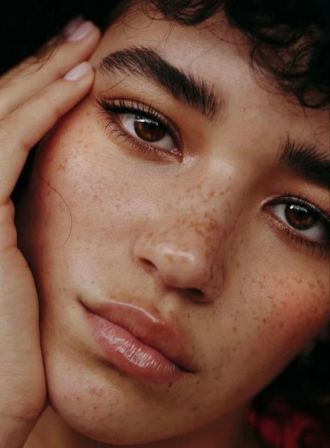 Tashi Rodriguez, Fake Freckles, Freckles Makeup, Close Up Faces, Freckles Girl, Beauty Regimen, Camp Half Blood, Tan Skin, Light Skin