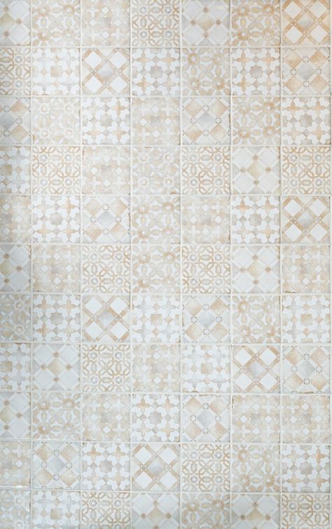 Encanto - Oceano Mix 4 x 4 - Mission Stone & Tile Portuguese Tile Kitchen Backsplash, Italian Tile Wallpaper, Portuguese Interiors, Spanish Tile Backsplash, Mexican Tile Backsplash, Shower Floor Tile Ideas, Moroccan Tile Backsplash, County Kitchen, Hall Tiles