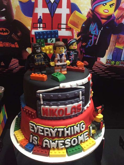 Lego Movie Party Ideas, Lego Movie Birthday Cake, Lego Movie Cake, Movie Birthday Party Ideas, Lego Movie Birthday, Lego Movie Party, Cake Lego, Ideas For Birthday Cake, Birthday Cake Tutorial