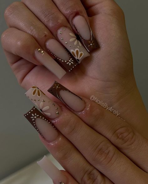 Cute Fall Nail Ideas Square, Square Acrylic Nails Mexican, Simple Brown Nails Design, Cute Square Fall Nails, Thanksgiving Nail Art Short Nails, Nail Inspo Mexican, Simple Mexican Nails, Nail Inspo For Mexico, Mexico Inspo Nails