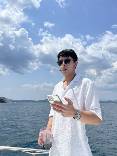 David Licauco, Birthday Cake With Flowers, Hyun Bin, Vintage Journal, Handsome Actors, Cute Profile Pictures, Boyfriend Material, Profile Picture, Summer Fashion