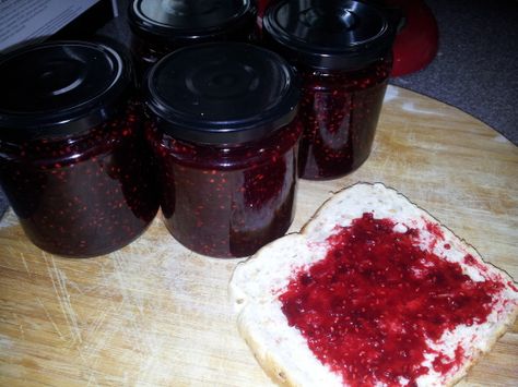 MMMM...Chocolate and Raspberries.  What could be better as a preserve?  I found this recipe on the Web somewhere, I forget where exactly.  Probably at Recipes Downunder.  Im going to make this as Christmas presents for this year, but havent had time yet.  I hope its as delicious as it sounds! Chocolate Raspberry Jam, Chocolate Jam, Jam Canning, Tomato Jam Recipe, Canning Jam Recipes, Raspberry Jam Recipe, Pear Jam, Canning Recipe, Tomato Jam