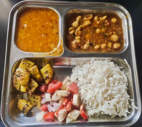 Jeera Aloo, Dal Rice, Dal Fry, Mixed Salad, Steamed Rice, Rice Recipes, Chana Masala, Food Lover, Rice