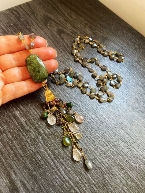 Handmade Stone Jewelry, Long Beaded Necklaces, Primitive Jewelry, Homemade Necklaces, Boho Necklaces, Beads Craft Jewelry, Junk Jewelry, Beaded Necklace Designs, Beaded Necklace Diy