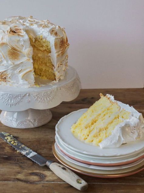 Meringue Cake Recipe, Tea Syrup, Lemon Meringue Cake, Lemon Mascarpone, Syrup Cake, Mascarpone Frosting, Meringue Cake, Italian Meringue, Gourmet Desserts