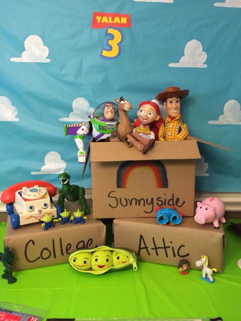 Toy Story Halloween Party, Toy Story Decorations Party, Toy Story Props, Toy Story Party Games, Andys Room Toy Story, October Games, Toy Story Diy, Toy Story Toons, Woody Party