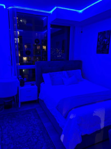 Black And Blue Room Ideas Bedrooms, Blue And Black Room Ideas, Blue Light Bedroom, Royal Blue Room, Plane Bedroom, Black Room Ideas, Bedroom Aesthetic Dark, Boys Room Blue, Cool Bedrooms For Boys