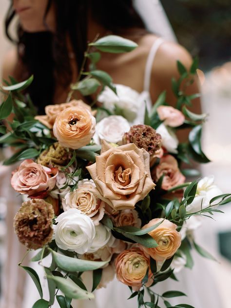 Muted fall bridal bouquet with toffee roses, lisianthus, and ranunculus. Toffee Rose Bouquet, Toffee Rose, Toffee Roses, Fall Bridal Bouquet, Rose Bridal Bouquet, Bridal Bouquet Fall, Wedding Show, Ranunculus, Rose Bouquet