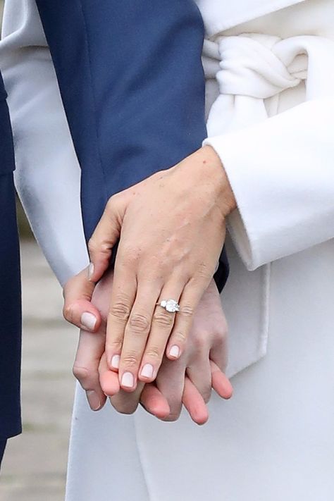 Meghan Markle’s Nails Already Have the Royal Stamp of Approval Meghan Markle Nails, Meghan Markle Ring, Meghan Markle Engagement Ring, Meghan Markle Engagement, Royal Nails, Prins Harry, Princess Meghan, Portia De Rossi, Allison Williams