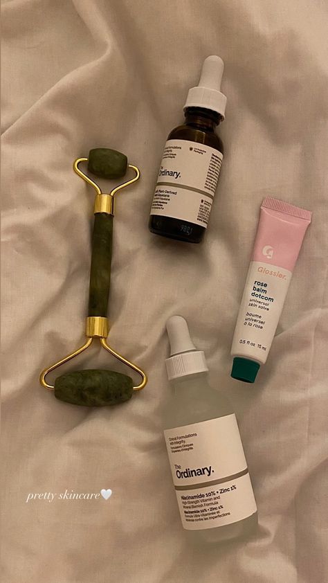 Skin Care Story Ideas Instagram, Pretty Skin Care, روتين العناية بالبشرة, Pretty Skin, Body Skin Care Routine, Beauty Skin Care Routine, Face Skin Care, Skin Care Essentials, Skin Care Products