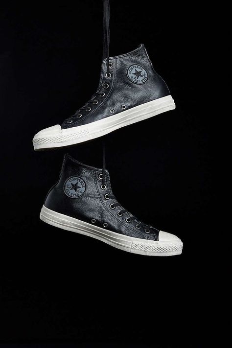 Converse Leather, Star Converse, All Stars Converse, Best Shoes For Men, Converse Black, Leather High Tops, Converse Sneakers, Sneakers Outfit, Converse All Star