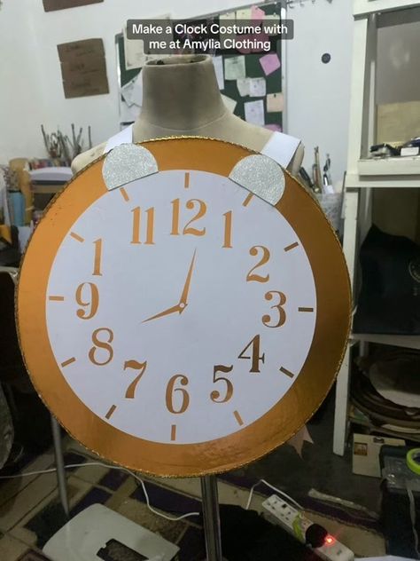 Clock Costume, Time Costume, Make A Clock, Countdown Clock, Book Week Costume, Family Costumes, Book Week, Diy Clock, Drawing Challenge