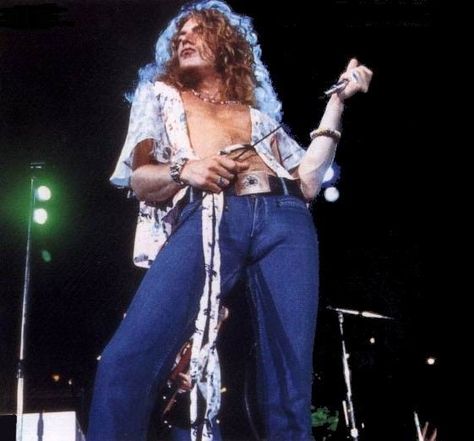 70s icons Robert Plant Robert Plant Children, Robert Plant Wife, Robert Plant Young, Robert Plant Quotes, Led Zeppelin Tattoo, 70s Icons, Page And Plant, Robert Plant Led Zeppelin, Plant Icon