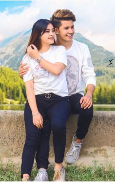 Capal Pic Love, Capal Photo, Capal Pic, Deepak Joshi, विवाह की फोटोग्राफी की मुद्राएं, Running Body, Couple Photoshoot Ideas, Pre Wedding Photoshoot Outfit, Couple Goals Teenagers Pictures