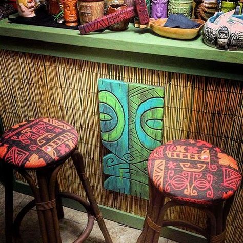 Tiki tOny — Tangaroa wall tiki perfectly placed on the front... Tiki Bathroom, Tiki Kitchen, Tiki Tony, Tikki Bar, Garage Redo, Home Tiki Bar, Tiki Masks, Shrunken Heads, Tiki Style